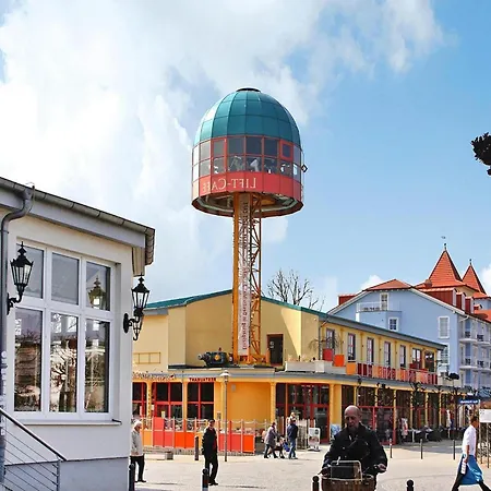 Appartementhaus, * ツィノヴィッツ